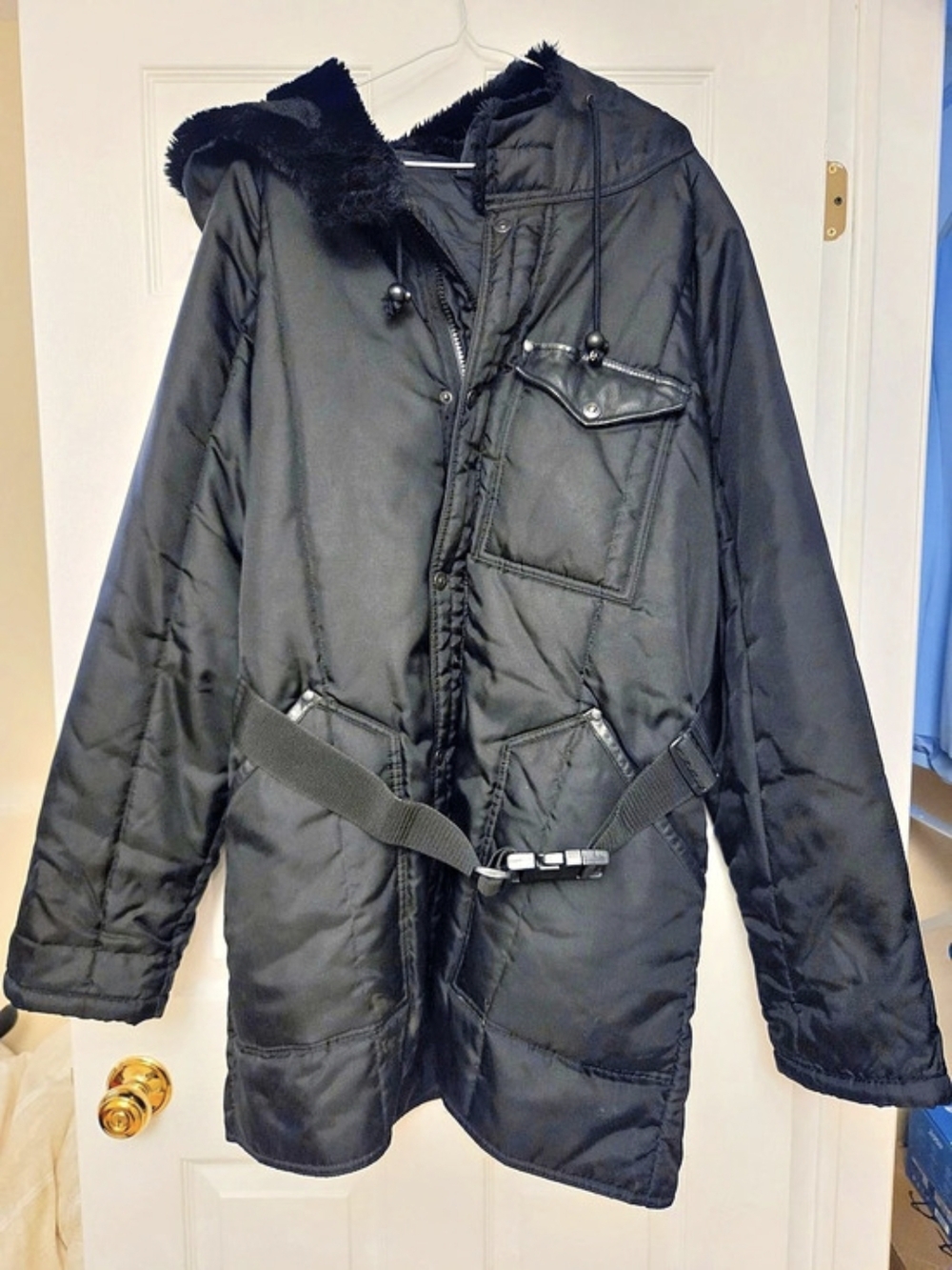 AMERICA Faux-Fur Hood Parka Size XL Like New